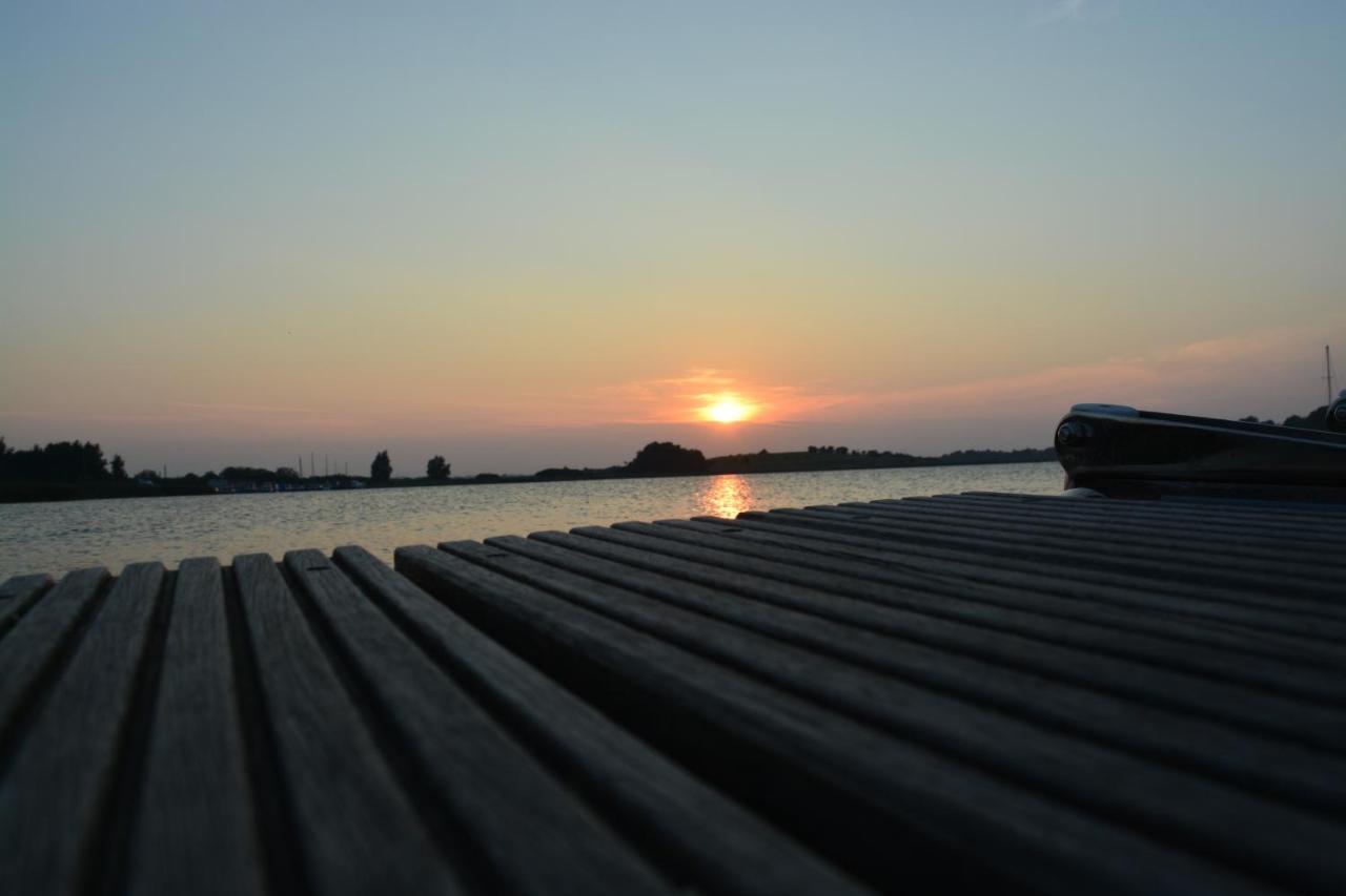 Hausboot Lagoon Stralsund Esterno foto